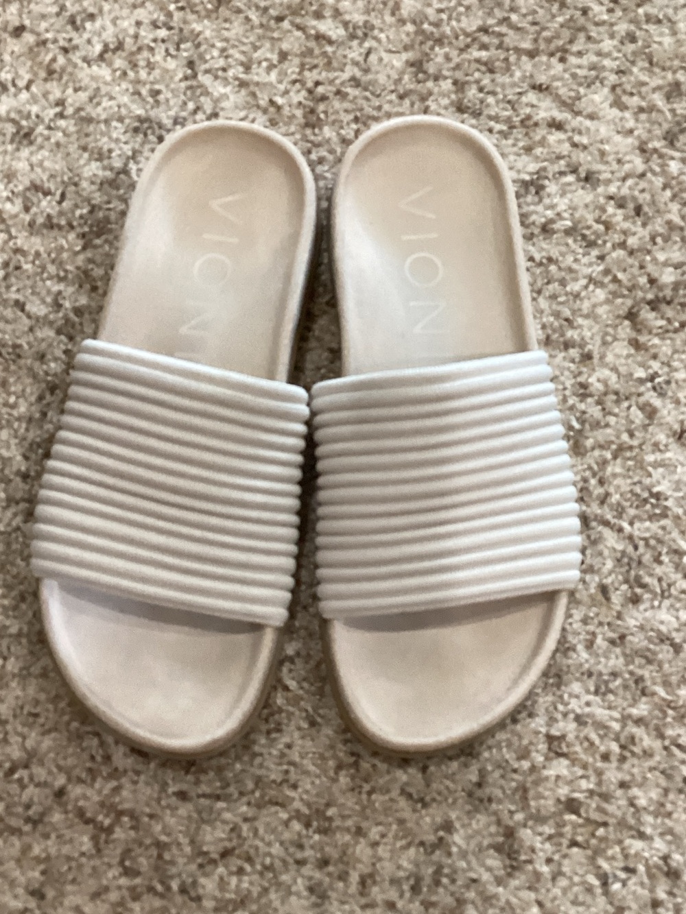 Vionic Evie Slide Sandals in oatmeal